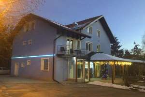 blue-house-apartments-zlatibor-serbien.jpg
