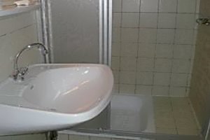 pension-sandwirt-salzburg-bathroom.jpg
